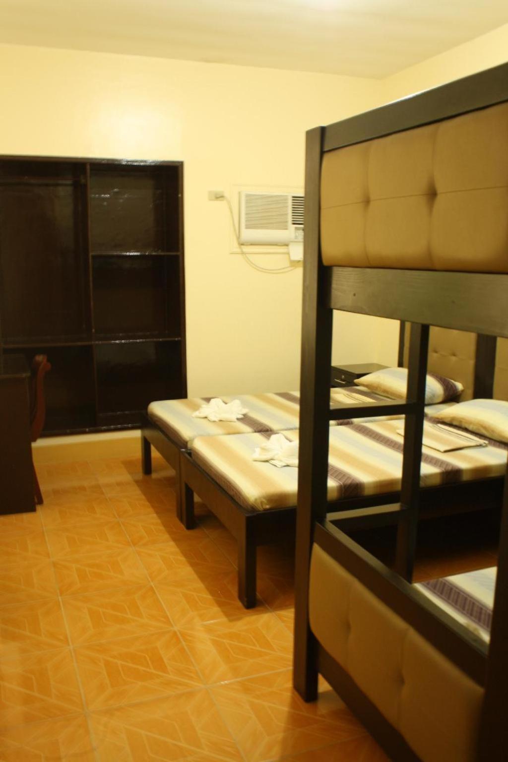 Oslob Malonzo Pension House Esterno foto