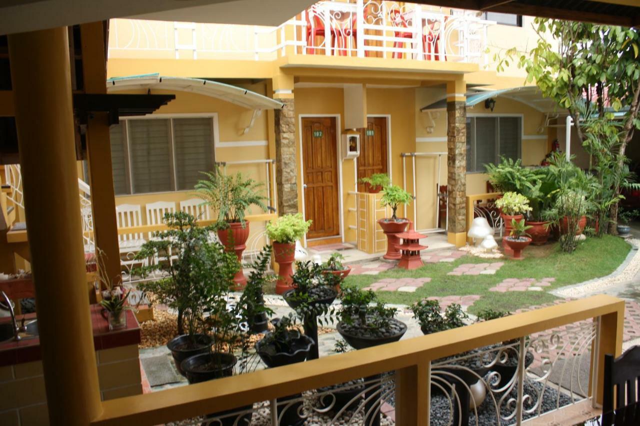 Oslob Malonzo Pension House Esterno foto