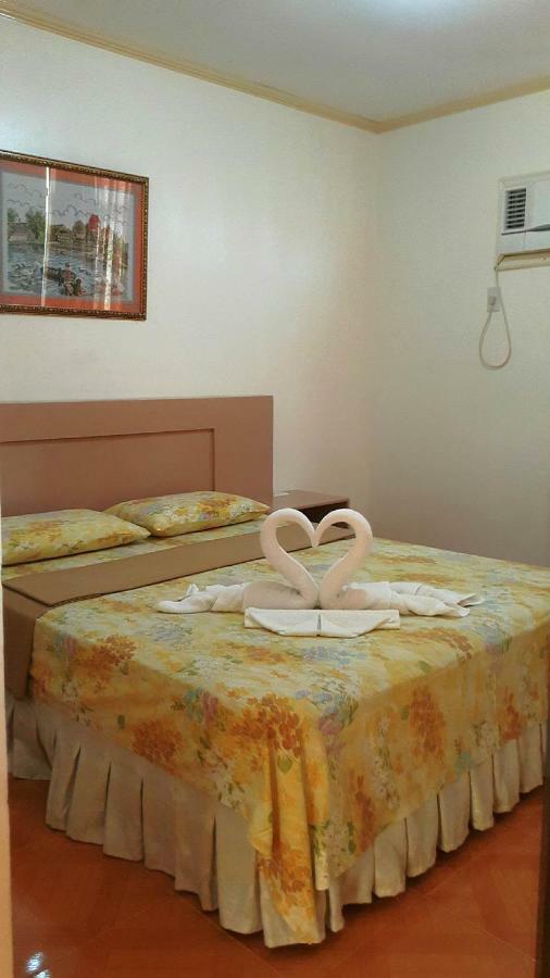 Oslob Malonzo Pension House Esterno foto